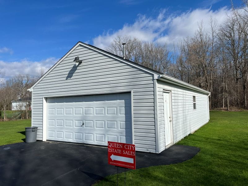 5495 Garage Frontage